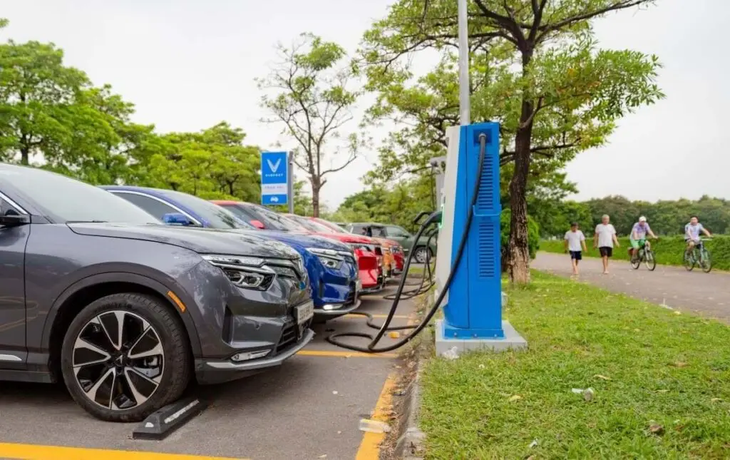 Kinh doanh trạm sạc xe điện Vinfast EC VAN