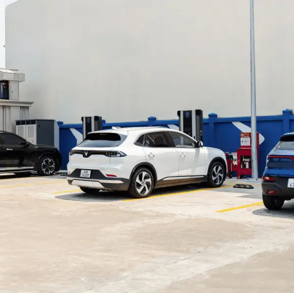 trạm sạc nhượng quyền