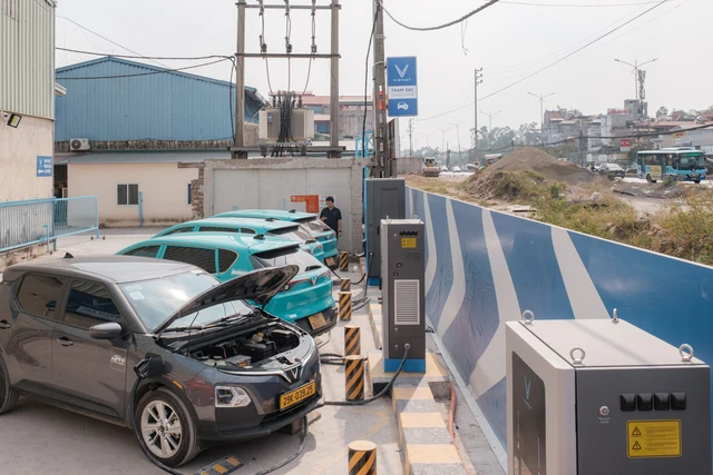 mở trạm sạc xe điện