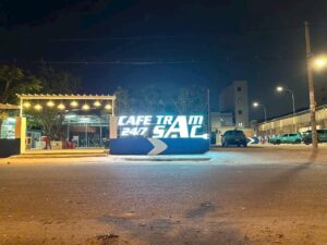 Nên Chọn Trụ Sạc AC Hay DC Cho Quán Cà Phê